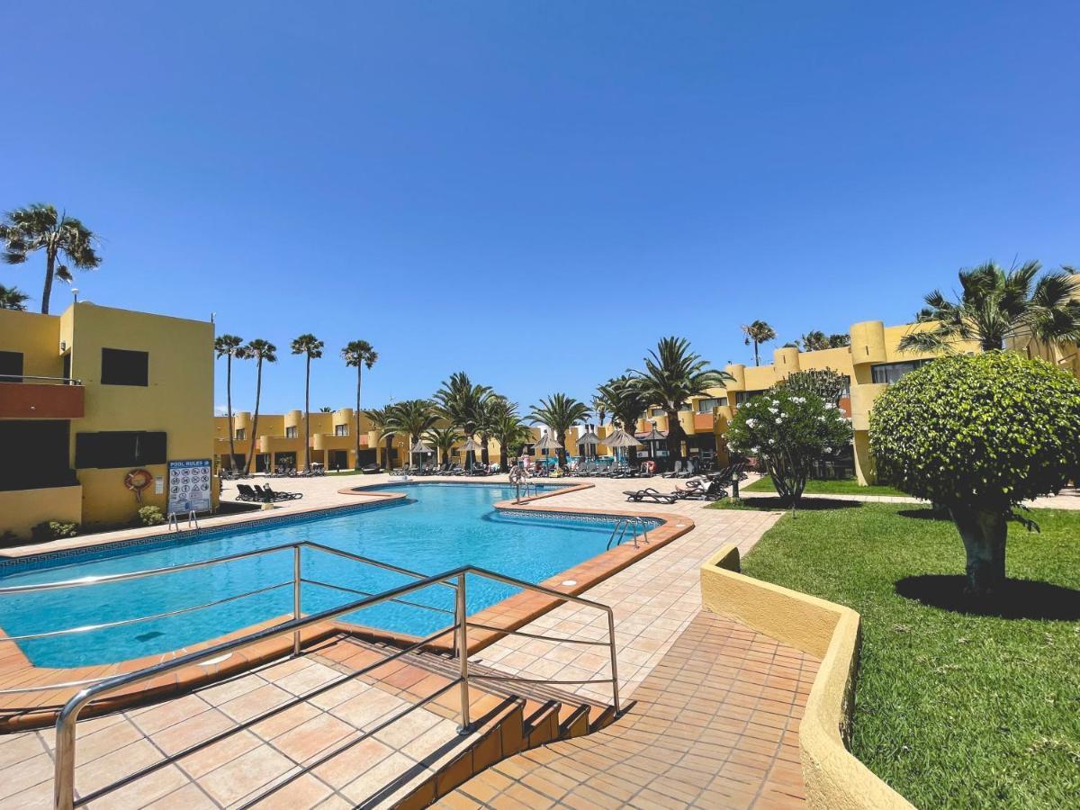 Seaside Apartment Corralejo : A Cozy Holiday Home In A Peaceful Well Located Green Complex Extérieur photo