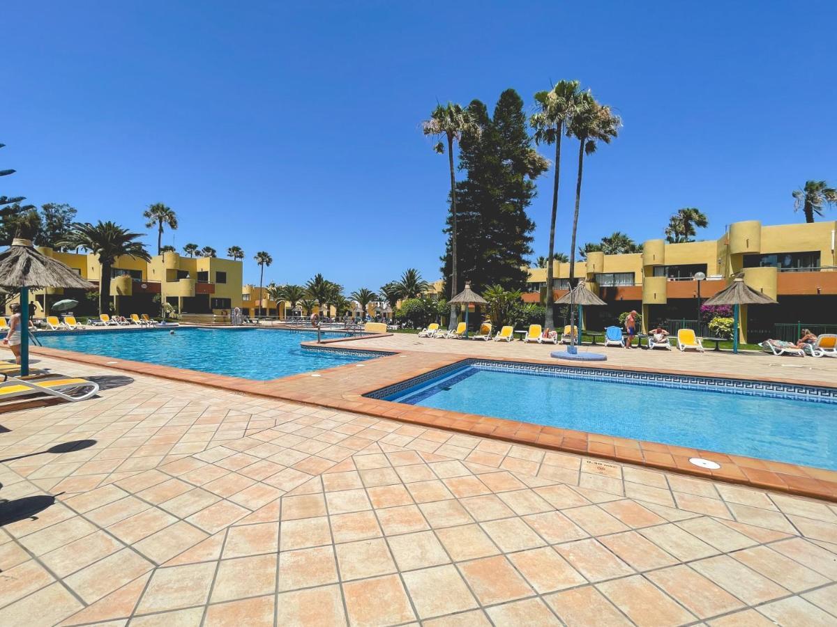 Seaside Apartment Corralejo : A Cozy Holiday Home In A Peaceful Well Located Green Complex Extérieur photo